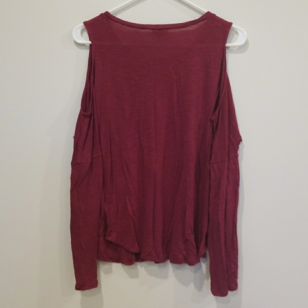 🍍Express Cold Shoulder Top - Picture 4 of 9